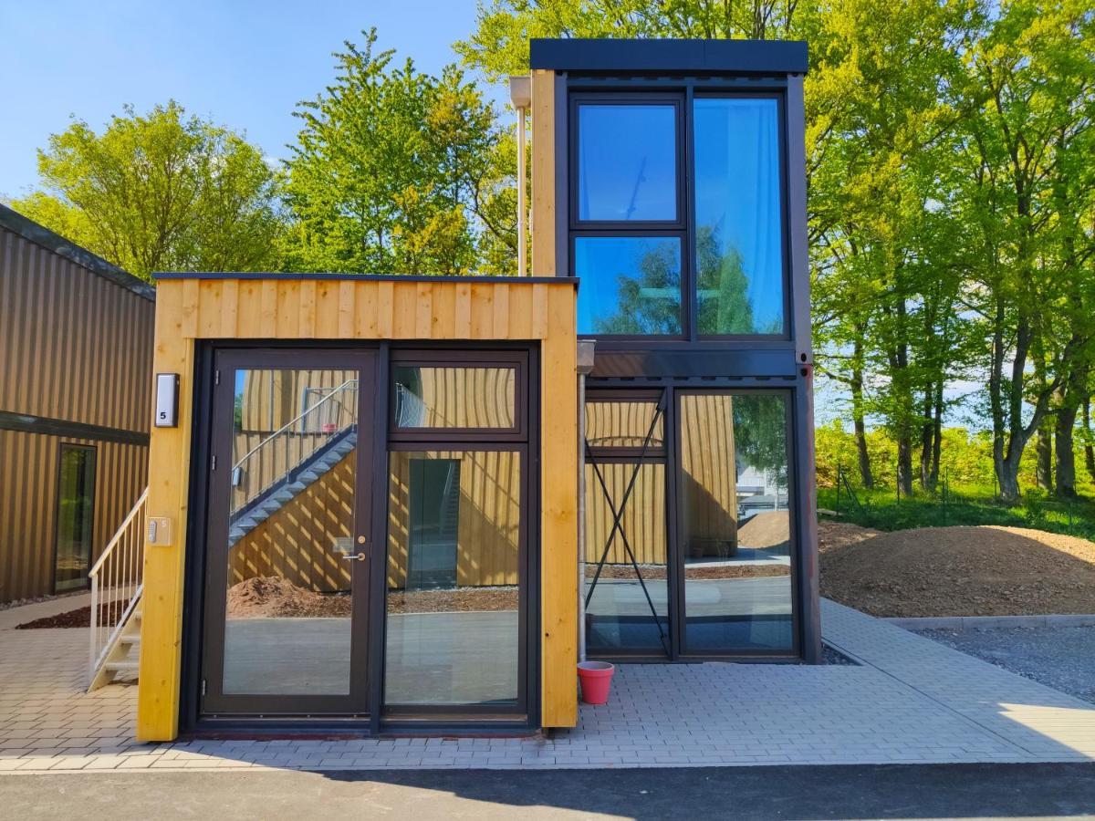 Modern Ausgebauter Ueberseecontainer Als Tiny House Wertheim Exterior foto